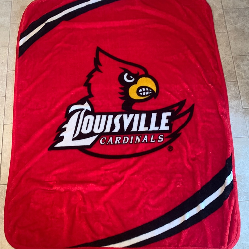 Louisville Cardinals fleece blanket